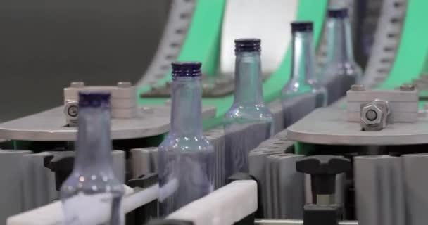 製造ライン工場又は工場内のボトル — ストック動画