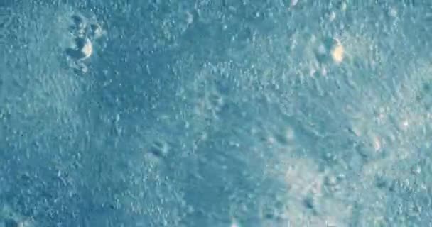 Pęcherzyki Tlenu Wodzie Niebieskim Abstrakcyjnym Tle — Wideo stockowe