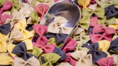 Renkli Farfalle Pasta Papyon makarna arkaplanı.