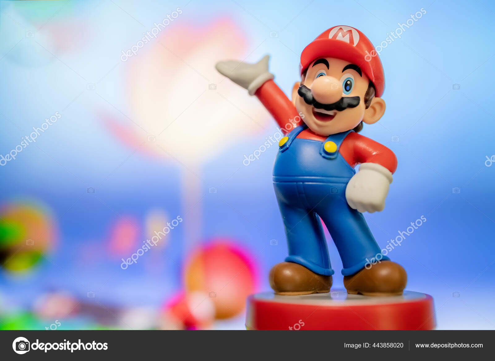 Herunterladen - MOSKAU, RUSSLAND - 22. August 2020: Super Mario Bros Figur Charakter. Super Mario ist eine japanische Plattform Videospielserie und Medien-Franchise von Nintendo erstellt und mit ihrem Maskottchen, Mario. — Stockbild Moskau Russland August 2020 Super Mario Bros Figur Charakter Super — Stockfoto