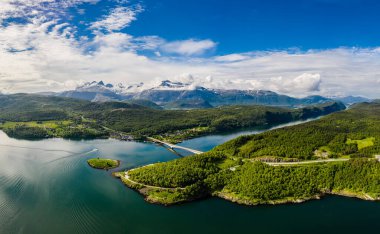 Panorama Güzel Doğa Norveç doğal manzarası. Saltstraumen girdabı, Nordland, Norveç girdapları