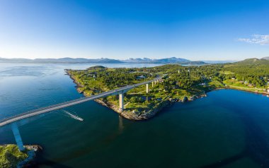 Panorama Güzel Doğa Norveç doğal manzarası. Saltstraumen girdabı, Nordland, Norveç girdapları