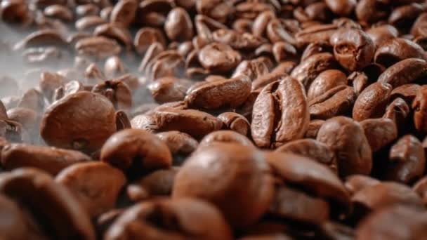 Nahaufnahme Von Kaffeesamen Duftende Kaffeebohnen Sind Gerösteter Rauch Aus Kaffeebohnen — Stockvideo