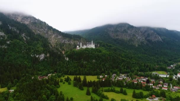 Neuschwanstein Kalesi Bavyera Alpleri Almanya Hava Fpv Uçuşları — Stok video