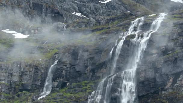 Hermosa Naturaleza Noruega Una Cascada Montaña Desde Glaciar Alto Las — Vídeos de Stock