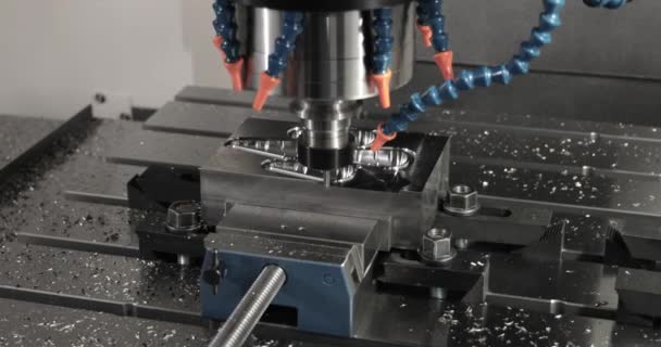 Fresatrice Cnc Lavorazione Dei Metalli Taglio Metallo Moderna Tecnologia Lavorazione — Video Stock