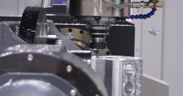Fresadora Cnc Metalurgia Corte Metal Moderna Tecnología Procesamiento Fabricación Detalles — Vídeo de stock
