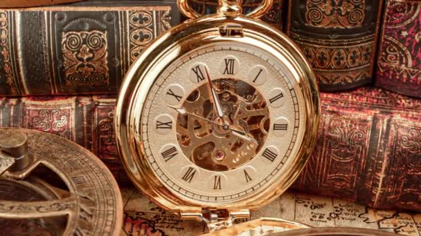 Reloj Bolsillo Vintage Fondo Vintage Concepto Historia Del Tiempo — Vídeos de Stock