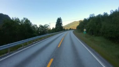 Norveç 'te Araç Bakış Açısı Araba Sürücüsü