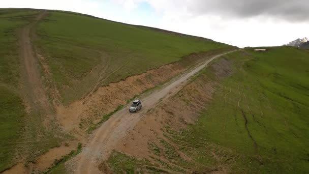 Road Turistleri Highlands Road Yapıyor Seyahat Tatil Uzak Bölgelerdeki Maceralar — Stok video