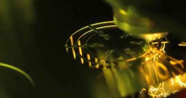 CNC lazer kesimi, modern endüstriyel teknoloji Endüstriyel Detaylar Yapıyor. Lazer optik ve CNC (bilgisayar sayısal denetimi) malzemeyi veya lazer ışınını yönlendirmek için kullanılır..
