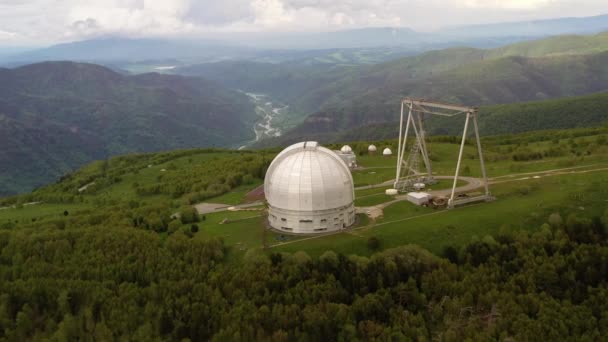 Specjalne Naukowe Obserwatorium Astrofizyczne Centrum Astronomiczne Naziemnych Obserwacji Wszechświata Dużym — Wideo stockowe