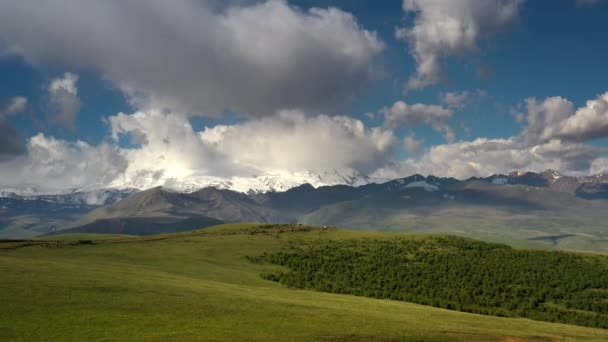 Region Elbrus Latanie Nad Płaskowyżem Piękny Krajobraz Natury Góra Elbrus — Wideo stockowe