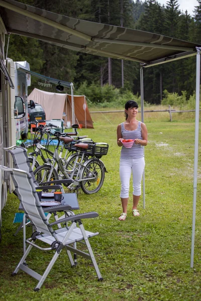 Vacanza Famiglia Viaggio Camper Caravan Car Vacation Bellissima Natura Italia — Foto Stock