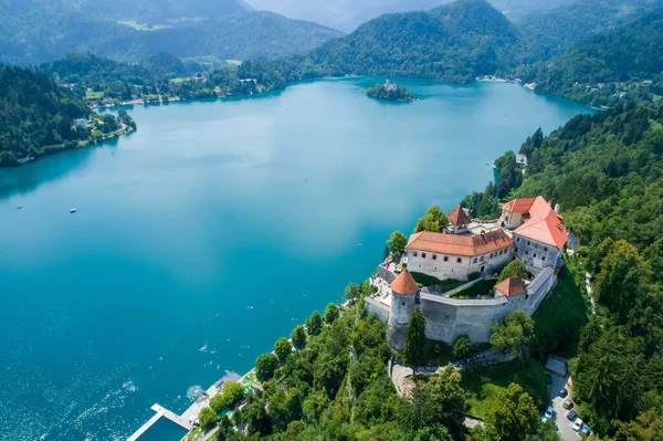 슬로베니아 공중에서 바라보는 리조트 레이크 Fpv 슬로베니아아름다운 자연성의 — 스톡 사진