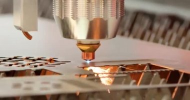 CNC lazer kesimi, modern endüstriyel teknoloji Endüstriyel Detaylar Yapıyor. Lazer optik ve CNC (bilgisayar sayısal denetimi) malzemeyi veya lazer ışınını yönlendirmek için kullanılır..