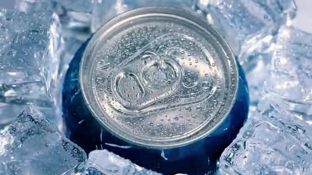 Aluminium Limo Blechdose Deckel Von Softdrink Auf Eis Geht Den — Stockvideo