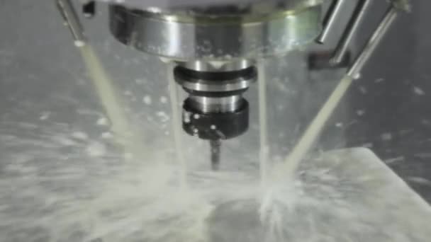 Cnc Fräsmaschine Für Metallbearbeitung Schneiden Von Metall Moderne Verarbeitungstechnologie Herstellung — Stockvideo