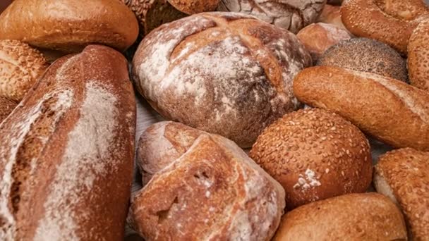 Pão Natural Recém Assado Está Mesa Cozinha — Vídeo de Stock