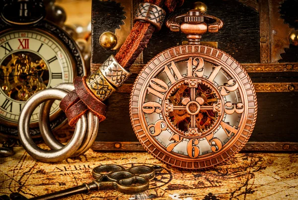 Ročník kapesní hodinky — Stock fotografie