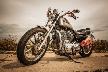 Harley-davidson - sportster 883 düşük