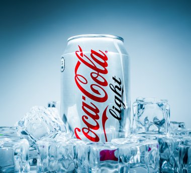 coca-cola lignt buz konservesi.