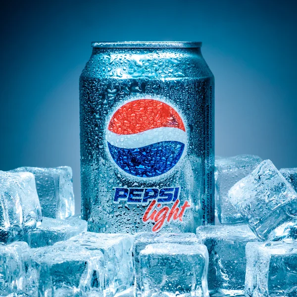 Kan av pepsi cola. — Stockfoto