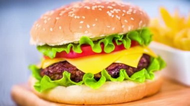 Lezzetli hamburger çizburger