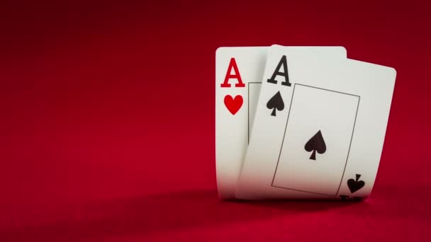 Pokerkaarten op tafel — Stockvideo
