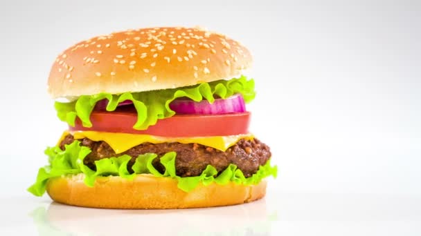 Leckerer Hamburger Cheeseburger — Stockvideo