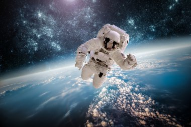 Uzayda Astronot