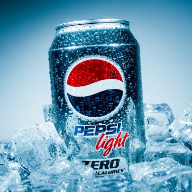 pepsi cola lignt can.