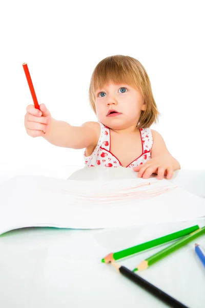 Kleines Mädchen zeichnet Bleistift — Stockfoto
