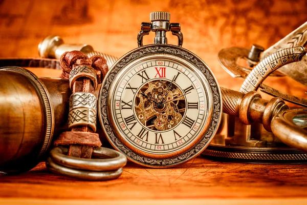 Vintage orologio da tasca — Foto Stock