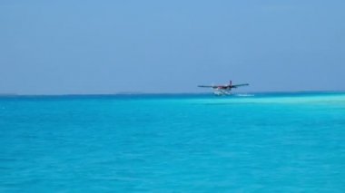 Deniz uçağı iniş su kılar. Maldivler Hint Okyanusu.