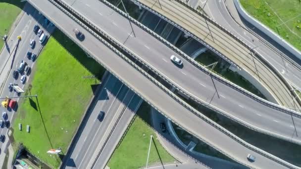 Vista aérea de um cruzamento de auto-estrada — Vídeo de Stock