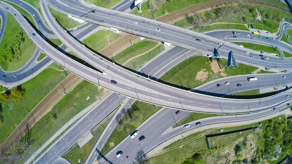 高速道路の交差点の空中写真 — ストック写真