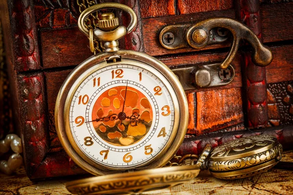 Reloj de bolsillo Vintage —  Fotos de Stock