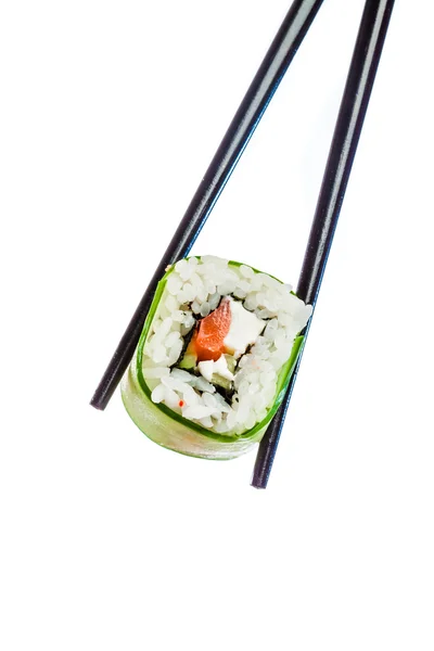 Rollo de sushi sobre fondo blanco —  Fotos de Stock