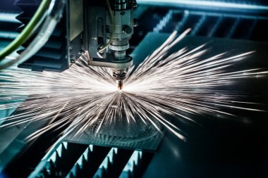 CNC lazer kesimi metal, modern endüstriyel teknoloji.