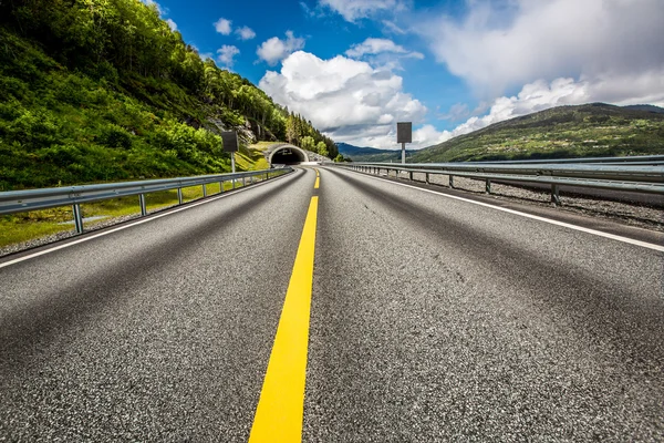 Estrada na Noruega — Fotografia de Stock