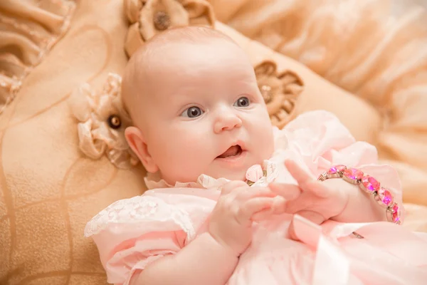 Dva - měsíc staré baby girl holčička — Stock fotografie