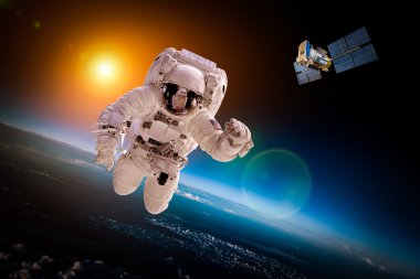 Uzayda Astronot