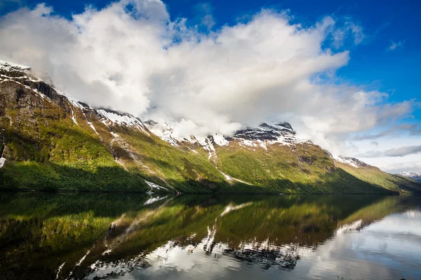 Hermosa naturaleza Noruega . — Foto de Stock