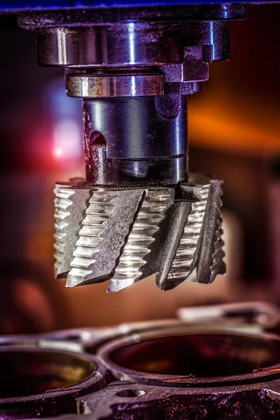 För metallbearbetning Cnc fräsmaskin. — Stockfoto