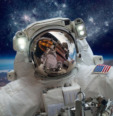 Uzayda Astronot