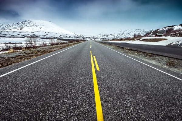 Camino en Noruega — Foto de Stock