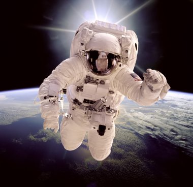 Uzayda Astronot