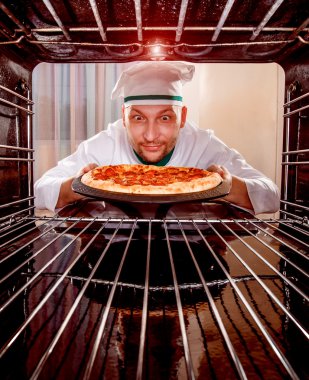 Şef Pizza fırın pişirme.