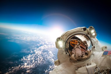 Uzayda Astronot